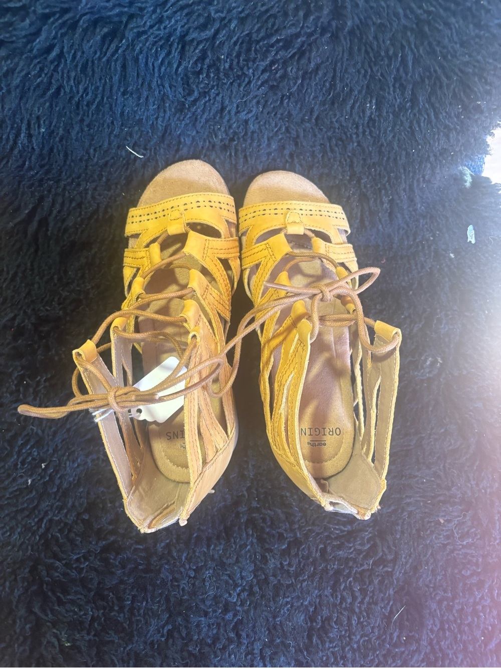 Earth Origins wheat Suede  gladiator Sandals size 8